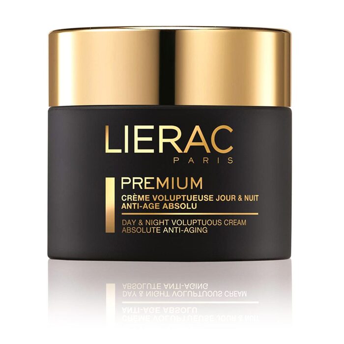 LIERAC Premium Voluptuosa: Crema antiedad rica con sensación envolvente; mejora tonicidad, suaviza arrugas y realza la luminosidad.