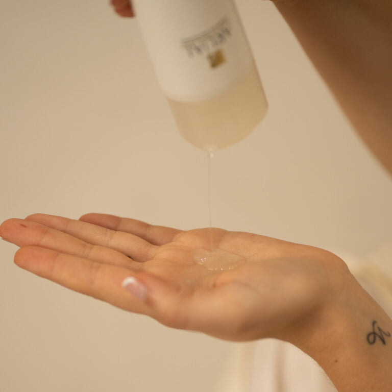 ARUAL Crystal Diamond Shampoo: Limpieza suave que aporta brillo, suavidad y control del quiebre.