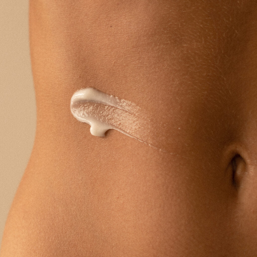 ARUAL Crema Corporal: Hidratación diaria de rápida absorción, deja la piel suave, elástica y con acabado no graso.