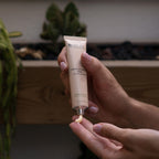 ARUAL Crema para Manos Té Verde: Hidratación ligera con aroma fresco; protege ante lavados frecuentes.