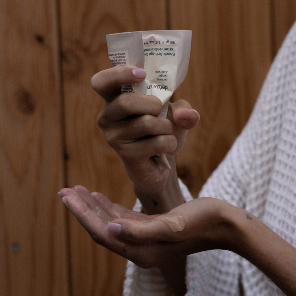 ARUAL Detox Tratamiento Shock: Reestructuración rápida para fibra castigada.