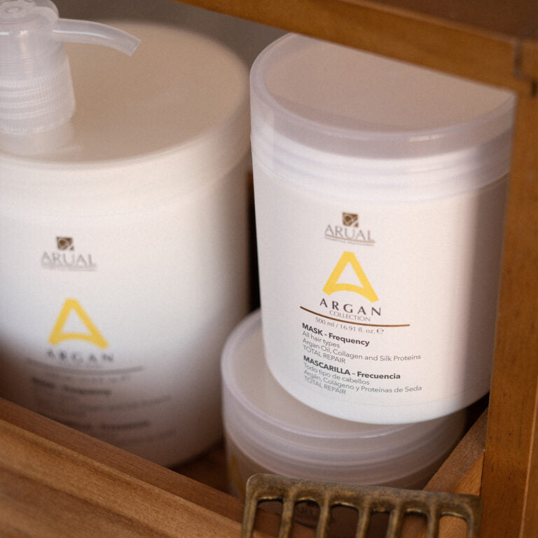 ARUAL Argan Frecuencia Mascarilla TAMAÑO PROFESIONAL: Acondiciona sin apelmazar; elasticidad y brillo sedoso.