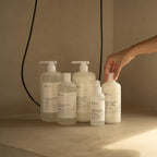 ARUAL Frizz Shampoo: Limpieza que controla el encrespamiento y mejora la manejabilidad.