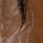 ARUAL Detox Shampoo: Limpieza profunda que elimina residuos y exceso de grasa.