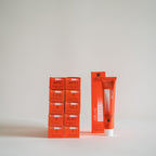 ARUAL Tinte Arual Collection: Coloración permanente profesional de alta cobertura con tonos luminosos y acabado cuidado; fórmula cremosa que respeta la fibra y deja brillo duradero. 60 ml de color + 60 ml de oxidante (1:1)